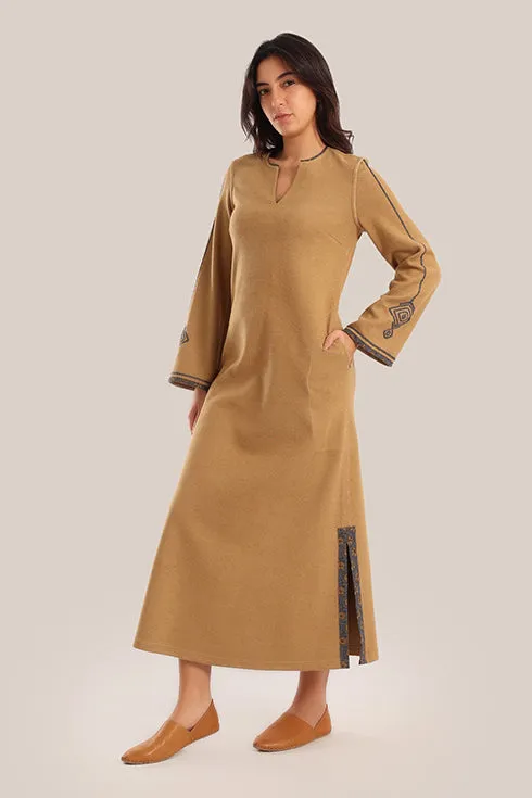 Embroidered caftan dress with pockets